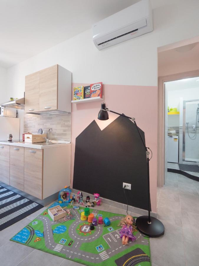 Babyaccommodation Family Panoramic II Pietra Ligure Exterior photo